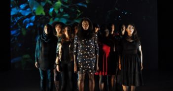 Se dire sur scène : quand le théâtre casse le cliché de la « fille de banlieue »